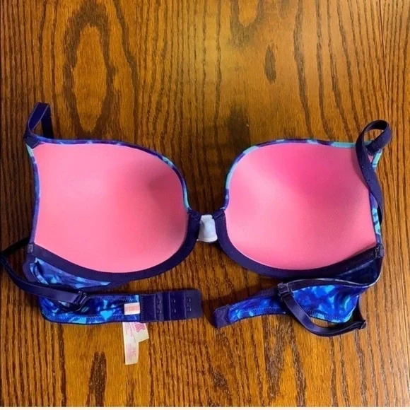 VS PINK Wear Everywhere Push-Up Bra - Picture 4 of 8